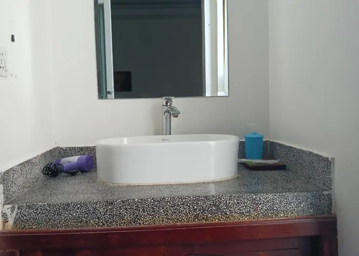 Andy's Place Hotel *