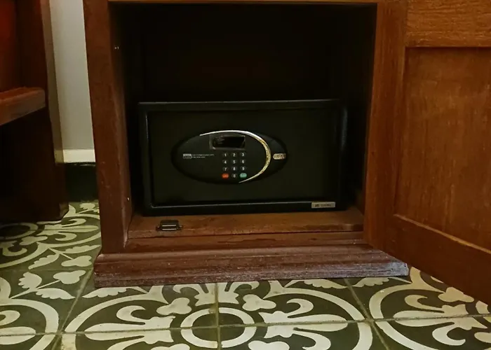 Andy's Place Hotel