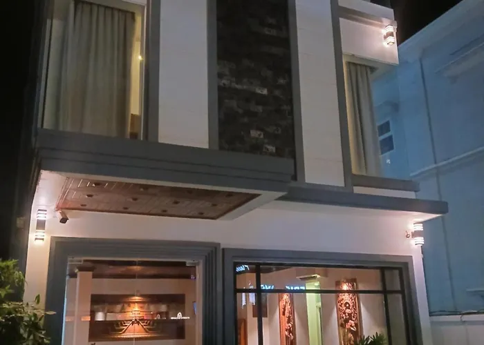 Andy's Place Hotel